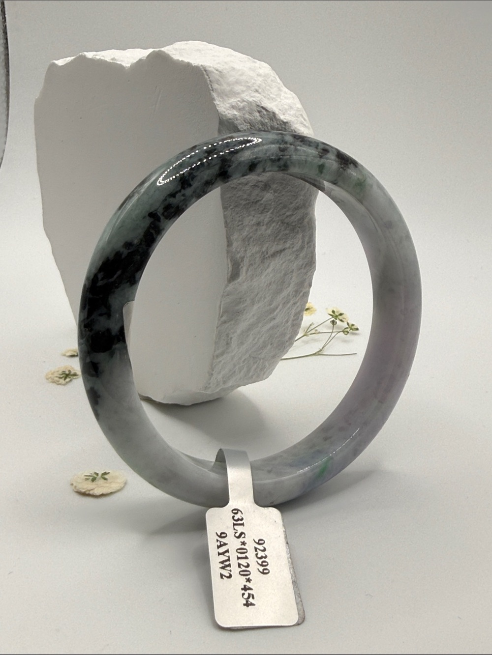Lavender and light blue Jade Bangle Bracelet - Picture 4 of 8